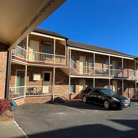 Cedar Lodge Motel Армидейл Екстериор снимка