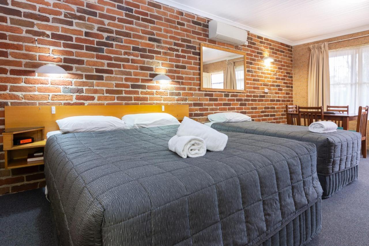 Cedar Lodge Motel Армидейл Екстериор снимка