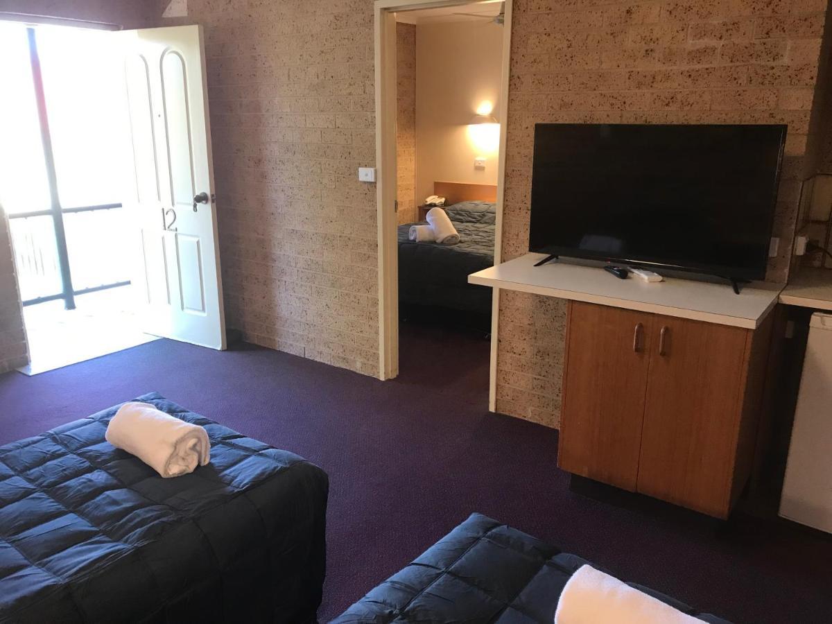 Cedar Lodge Motel Армидейл Екстериор снимка